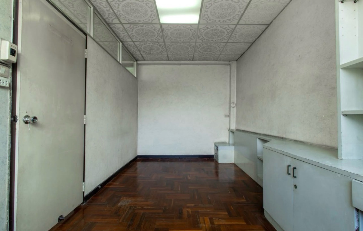 For SaleTownhomeSathorn, Narathiwat : Rare Sathorn Townhome for Sale near MRT Lumphini | Rama 4 – Yen Akat | Home Office Potential