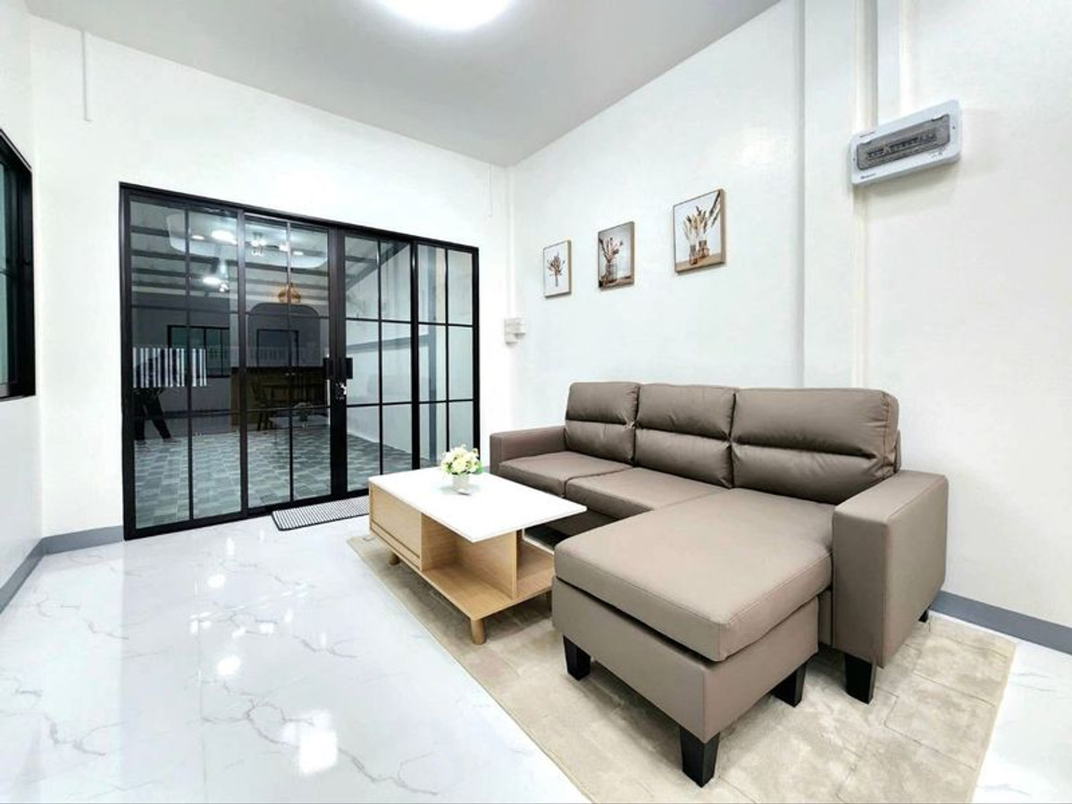 For SaleTownhomeSriracha Laem Chabang Ban Bueng : Townhome Pruksachart 2 Soi Mor Yoi / 2 Bedrooms (FOR SALE) YEAN074