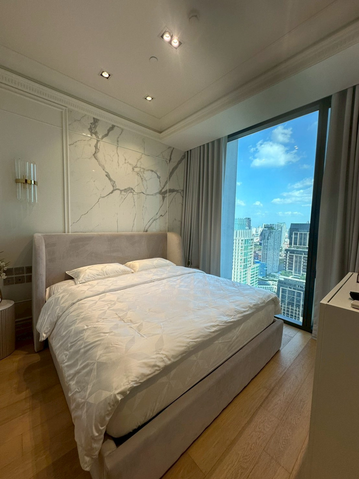 For SaleCondoWitthayu, Chidlom, Langsuan, Ploenchit : ST429 Luxury condominium for sale in prime Chidlom area 28 Chidlom – A Super Luxury residence by SC Asset
