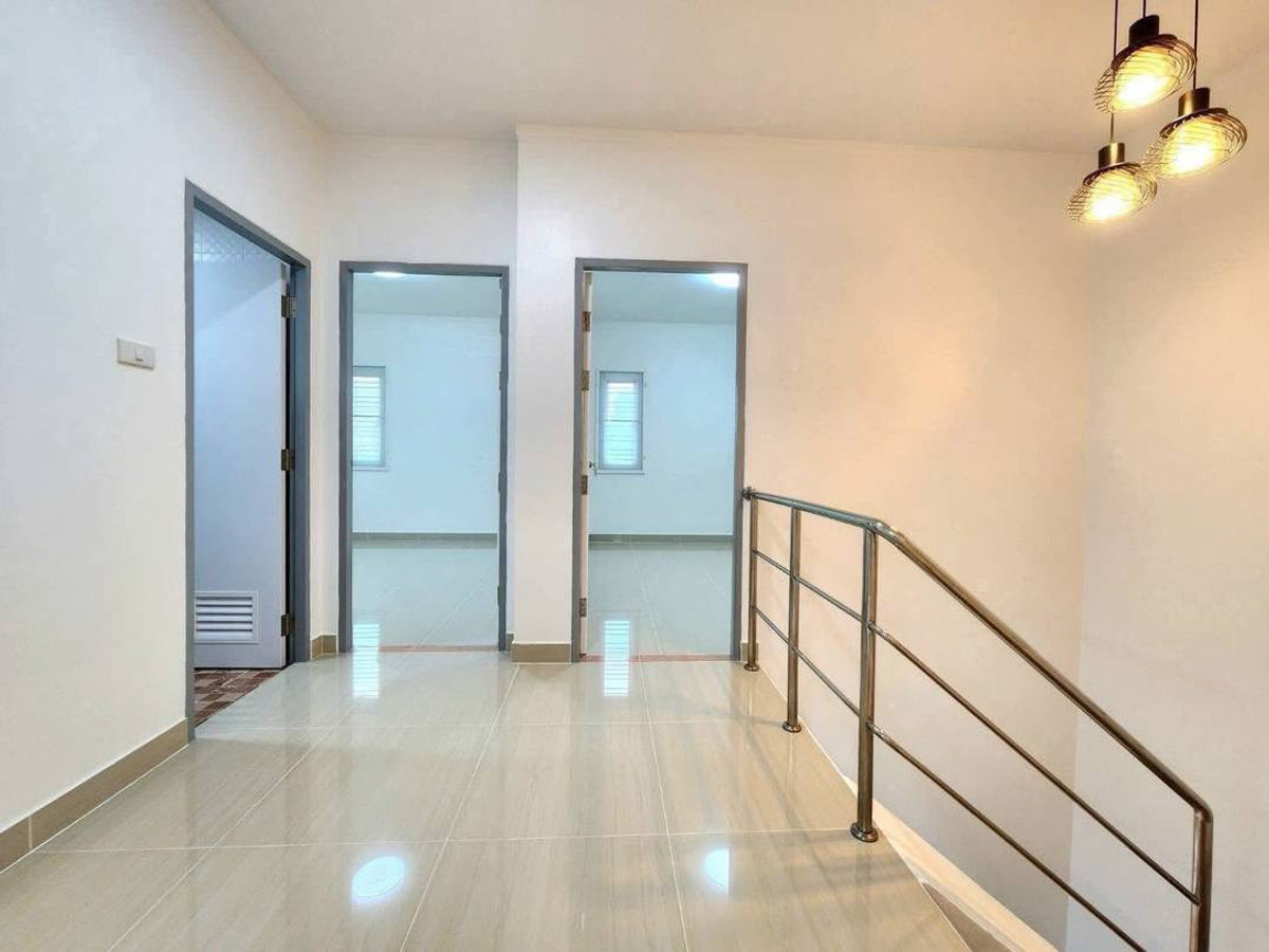 For SaleSriracha Laem Chabang Ban Bueng : Nathawadee 4 Suansua - Nongkho Semi-Detached House / 4 Bedrooms (FOR SALE) YEAN073