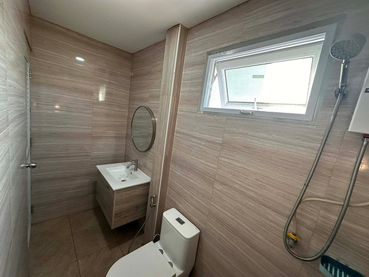 For SaleHousePattaya, Bangsaen, Chonburi : Eakmongkol 4 / 2 Bedrooms (SALE WITH TENANT) AM001