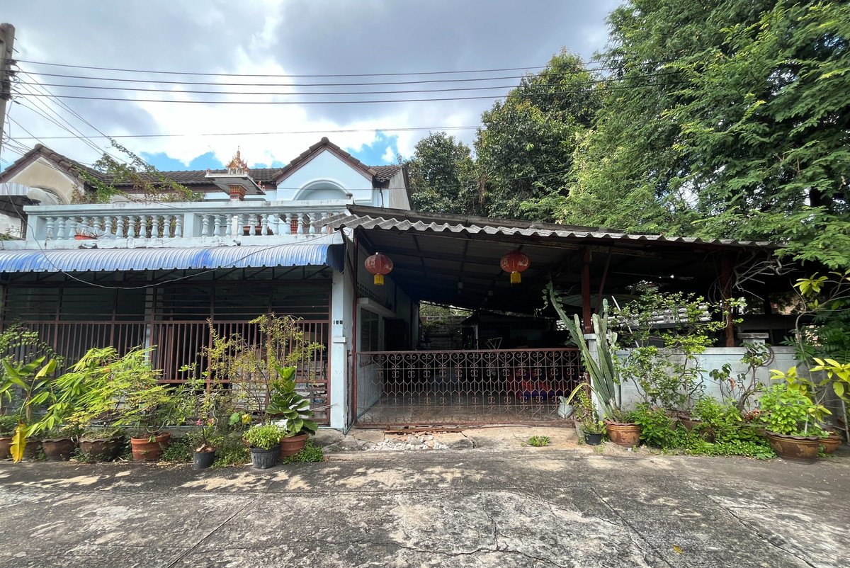 ขายที่ดินรัชดา ห้วยขวาง : ขายที่ดินพร้อม ทาวน์เฮ้าส์ 2 ชั้นหลังมุม 50 ตรว.ซอยอินทามระ 43 แขวงรัชดาภิเษกรัชดาภิเษก เขตดินแดง กรุงเทพฯ ราคา 7,900,000 บาท