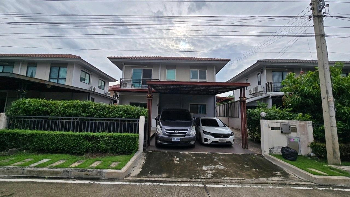 ขายบ้านปทุมธานี รังสิต ธรรมศาสตร์ : บ้านเดี่ยว หน้าบ้านไม่ชนใคร ถนนเมนต้นโครงการ