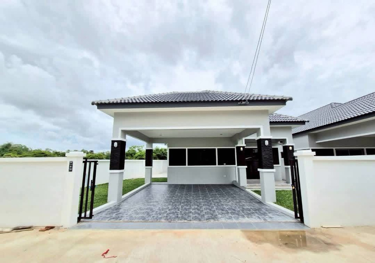 For SaleHousePattaya, Bangsaen, Chonburi : Detached House Soi Lung Chiu Huai Yai / 3 Bedrooms (FOR SALE) AM019