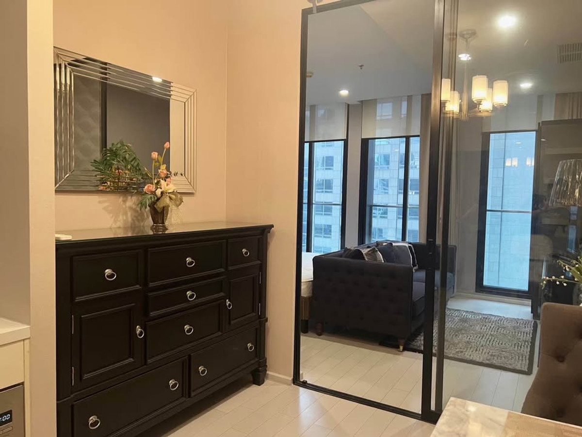 ขายคอนโดวิทยุ ชิดลม หลังสวน : 💎 Best Deal! Noble Ploenchit ห้อง Resale สภาพสวยกริ๊บ ลดทันที 8 แสนบาท! ✨🔥 โอกาสทองสำหรับผู้ที่กำลังมองหาคอนโดระดับ Super Luxury ในราคาสุดคุ้ม