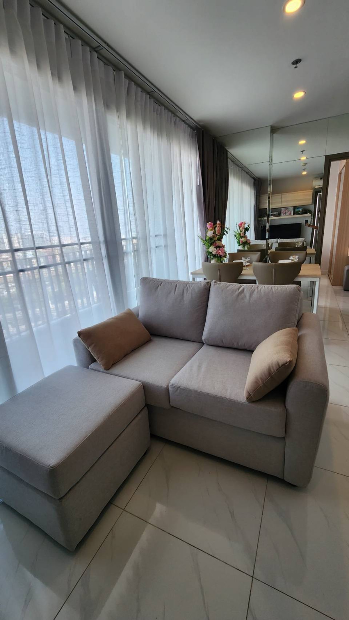 For RentCondoBangna, Bearing, Lasalle : Condo for Rent: Ideo O2 Near BTS Bang Na (approx. 300 meters)