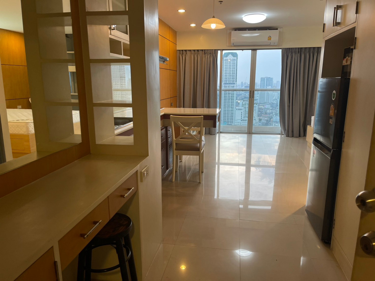 For RentCondoSilom, Saladaeng, Bangrak : Condo room for rent, Silom Suite (Sathorn 12)