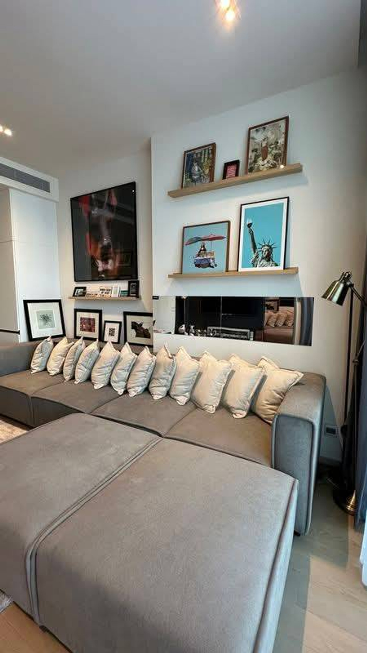 For SaleCondoSukhumvit, Asoke, Thonglor : The Strand Thonglor Ultra-Luxury 1-Bedroom Residence Next to BTS Thonglor Please call: 062-496-6454