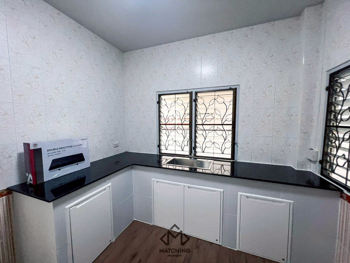 ให้เช่าบ้านวิภาวดี ดอนเมือง หลักสี่ : บ้านเดี่ยว 2 ชั้น รีโนเวทใหม่ เฟอร์ใหม่ ใกล้สนามบินดอนเมือง 3 นอน 3 น้ำ 2 จอด / Tel: 098-6542399