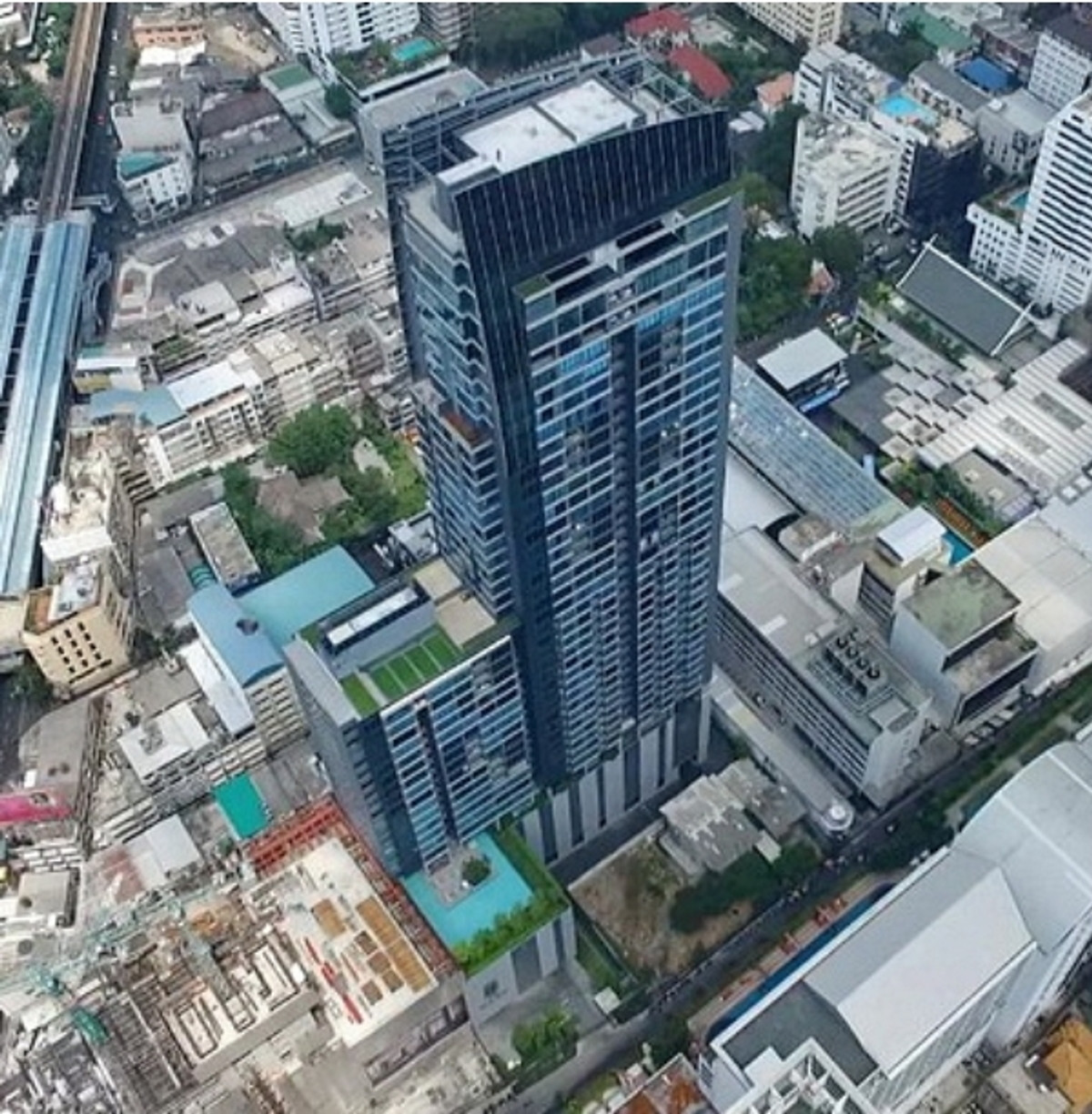 For SaleCondoNana, North Nana,Sukhumvit13, Soi Nana : ✨ For Sale: Hyde Sukhumvit 13 Condo ✨ 💰 Only 12,000,000 THB