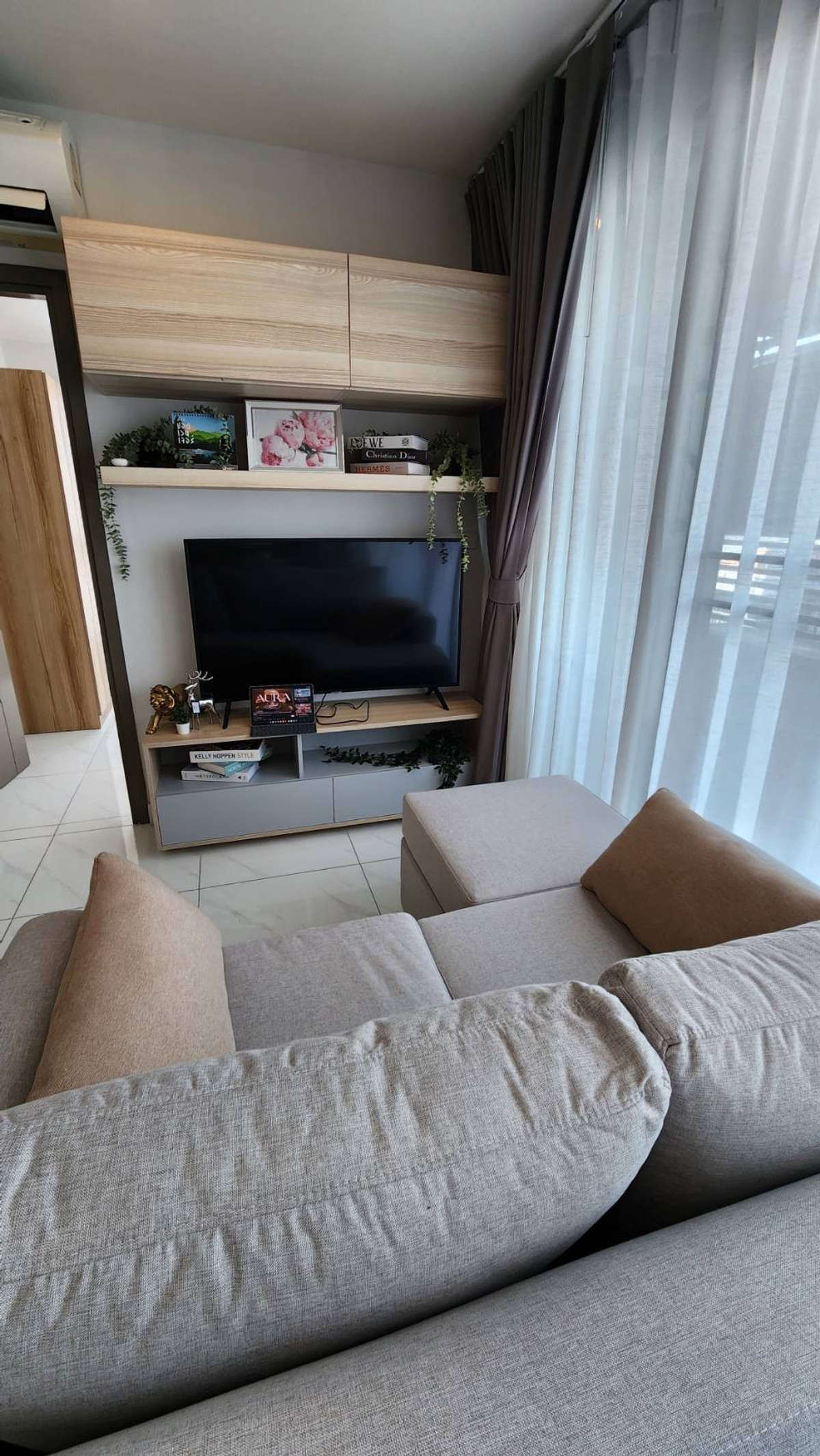For RentCondoBangna, Bearing, Lasalle : Condo for Rent: Ideo O2 Near BTS Bang Na (approx. 300 meters)