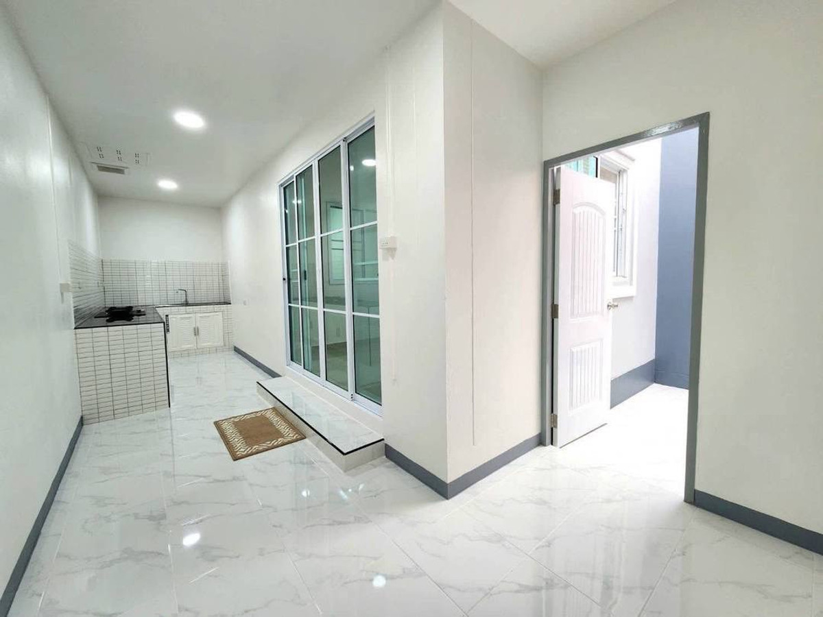 For SaleSriracha Laem Chabang Ban Bueng : Nathawadee 4 Suansua - Nongkho Semi-Detached House / 4 Bedrooms (FOR SALE) YEAN073