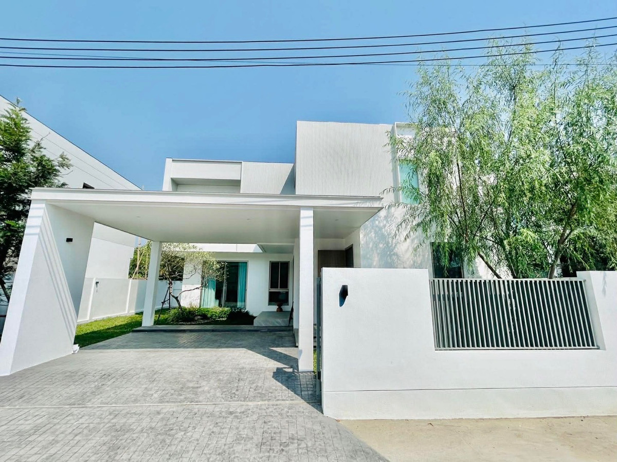 ขายบ้านเชียงใหม่ : ขายบ้านสวย สไตล์โมเดิร์น ตกแต่งพร้อมอยู่ ใกล้สนาบินเชียงใหม่ 