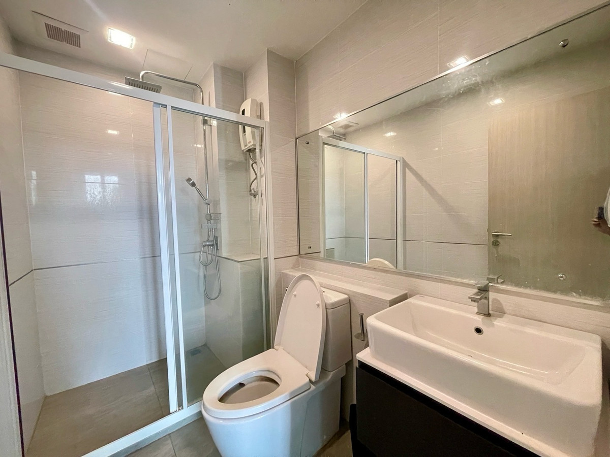 For RentCondoSamut Prakan,Samrong : For rent: The Metropolis Samrong Interchange, garden view, west/south.