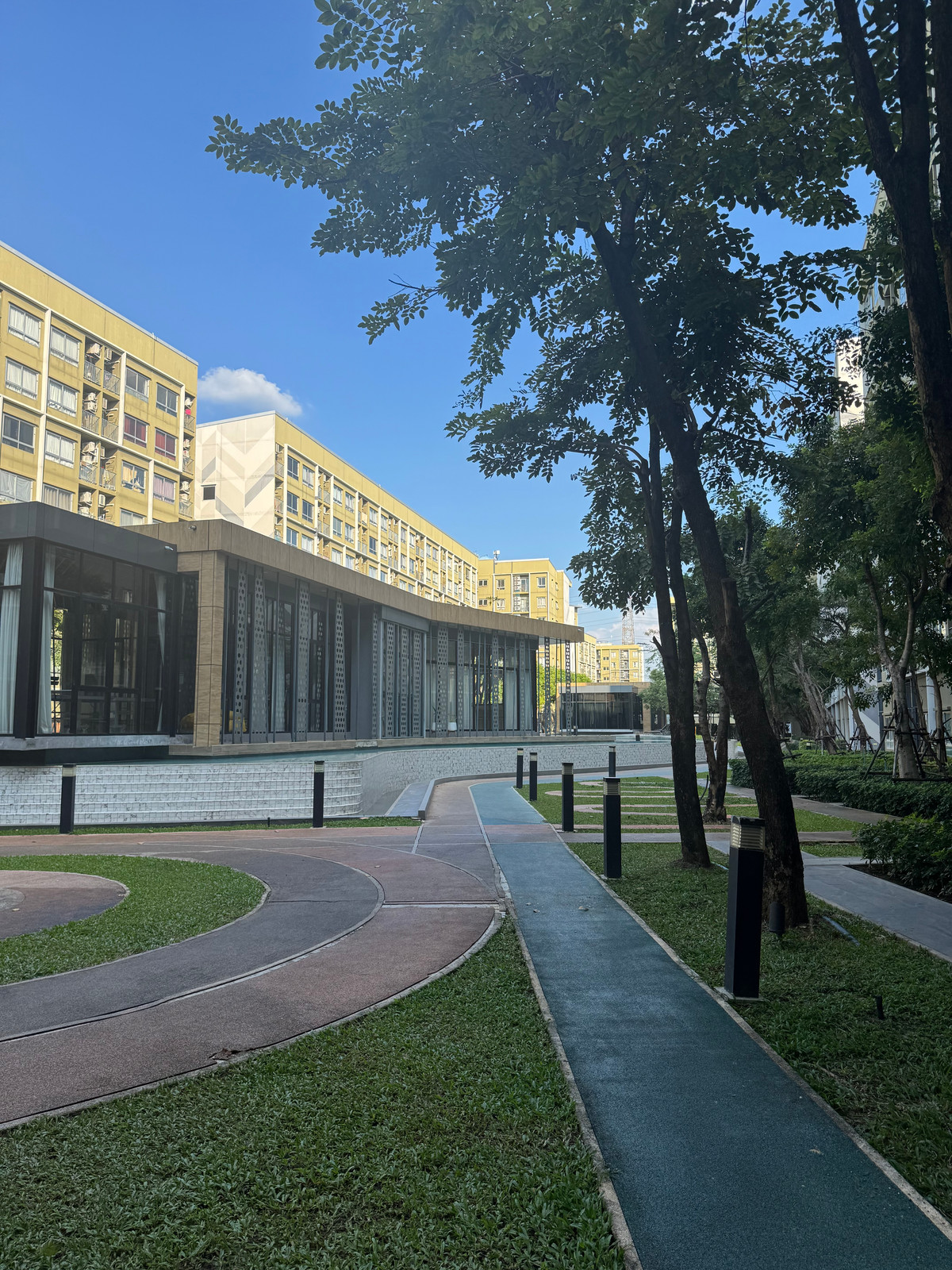 ให้เช่าคอนโดปทุมธานี รังสิต ธรรมศาสตร์ : ✅ ว่าง! พร้อมเข้าอยู่ Plum ALIVE 1 🌟 ค่าเช่าถูก! 7,500 บาท/เดือน 🛏 1 ห้องนอน 1 ห้องน้ำ 📏 26 ตร.ม. 🏙️ ตึก D ชั้น 2-3 เลขที่ห้องดี 94/XXX ! 🚫 ไม่รับ Co-Agent