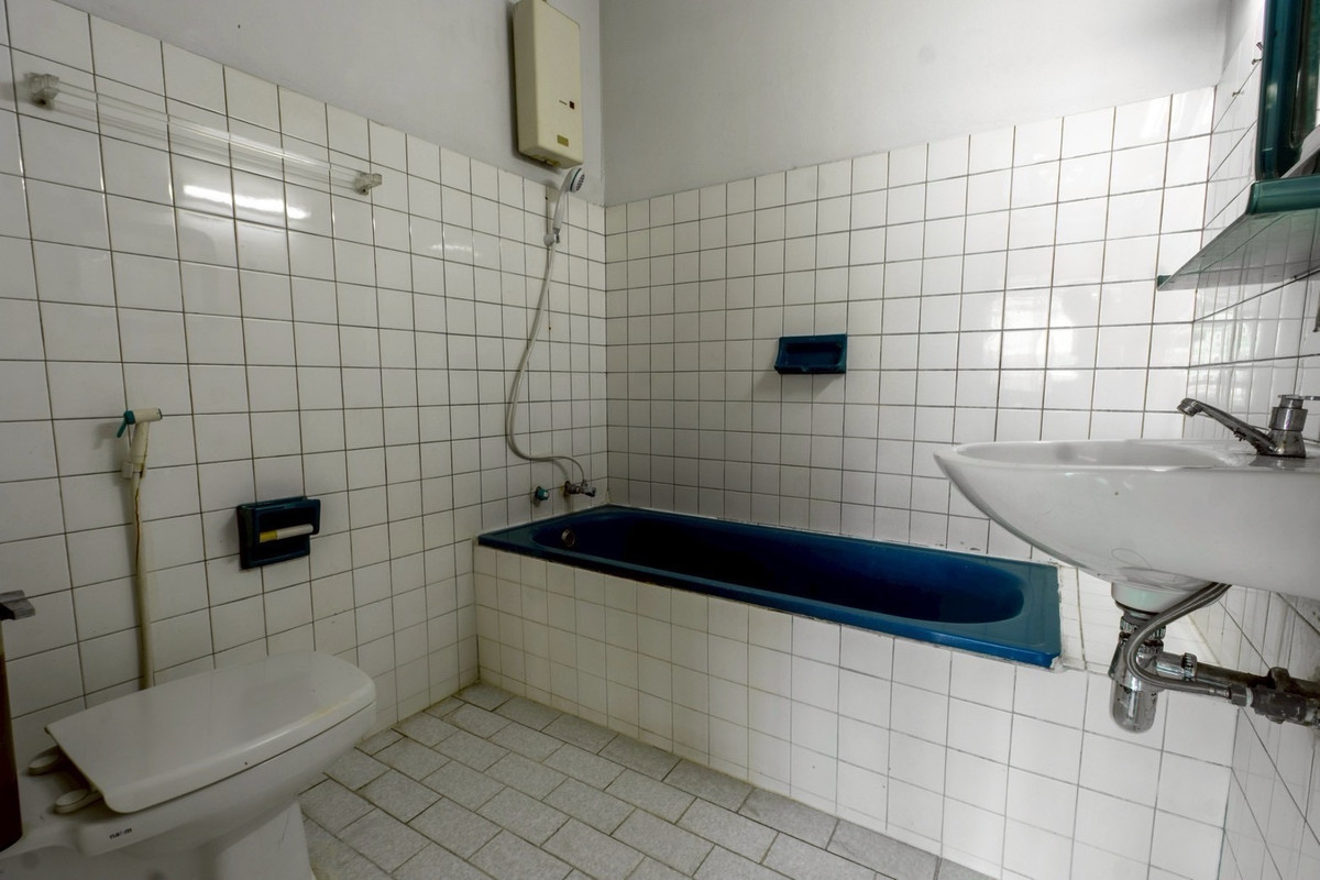 For SaleTownhomeSathorn, Narathiwat : Rare Sathorn Townhome for Sale near MRT Lumphini | Rama 4 – Yen Akat | Home Office Potential