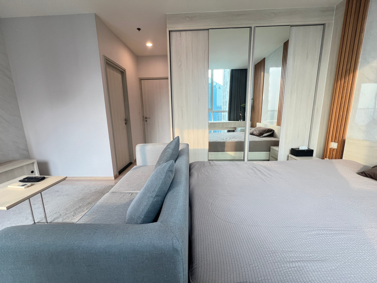 ให้เช่าคอนโดรัชดา ห้วยขวาง : RC124725 Condo for rent at NOBLE REVOLVE RATCHADA ใกล้ MRT สถานีศูนย์วัฒนธรรม 