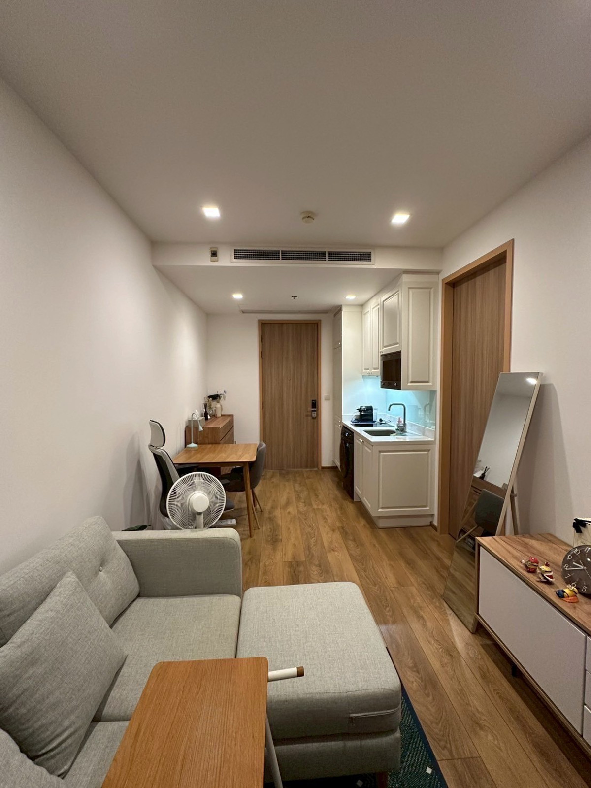 ขายคอนโดสุขุมวิท อโศก ทองหล่อ : Noble Be33 คอนโด 1 ห้องนอน ใจกลางสุขุมวิท 33 Please call: 062-496-6454