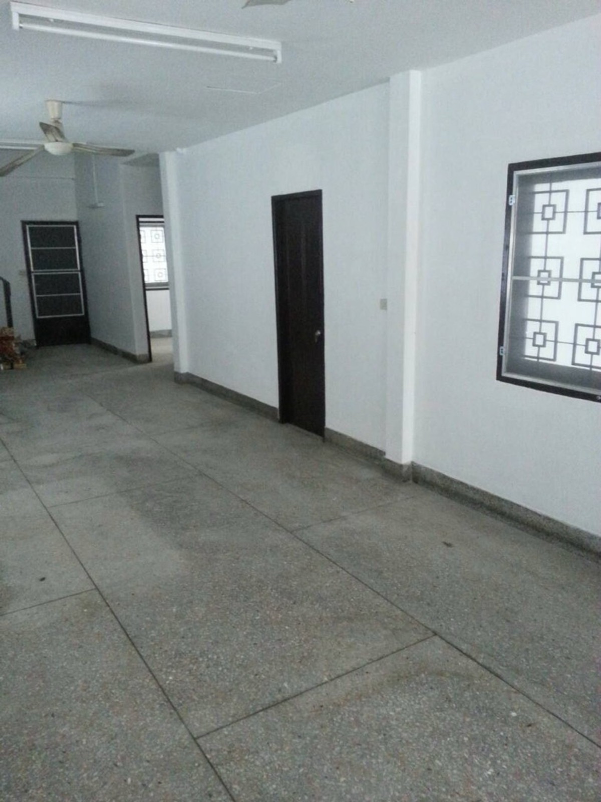 ขายบ้านสีลม ศาลาแดง บางรัก : ขาย บ้านเดี่ยว 35 ตารางวา ซอยละลายทรัพย์ อยู่ สีลม 5 และ สีลม 7 ใกล้ BTS รถไฟฟ้า ช่องนนทรี 350 เมตร 