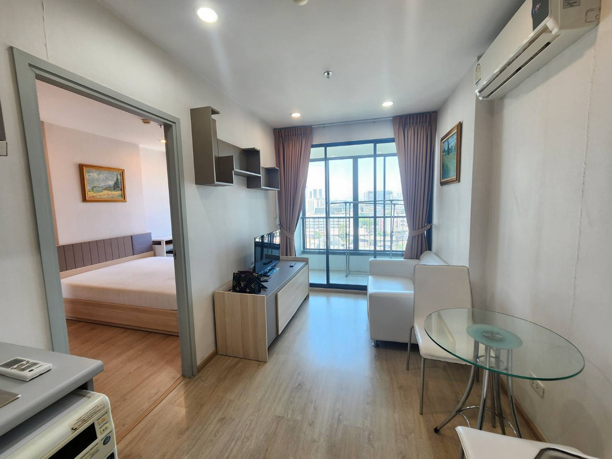 For RentCondoThaphra, Talat Phlu, Wutthakat : For rent, very cheap, Ideo Sathorn Thapra (Ideo Sathorn Thapra), next to BTS Pho Nimit, with furniture + washing machine, only 8,500 baht.