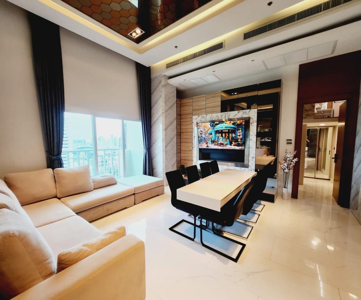 For SaleCondoSukhumvit, Asoke, Thonglor : 💎 Rare Item! Penthouse Duplex with over 200 sq.m. of space with 2 fixed parking spaces stated on the title deed ✨🔥