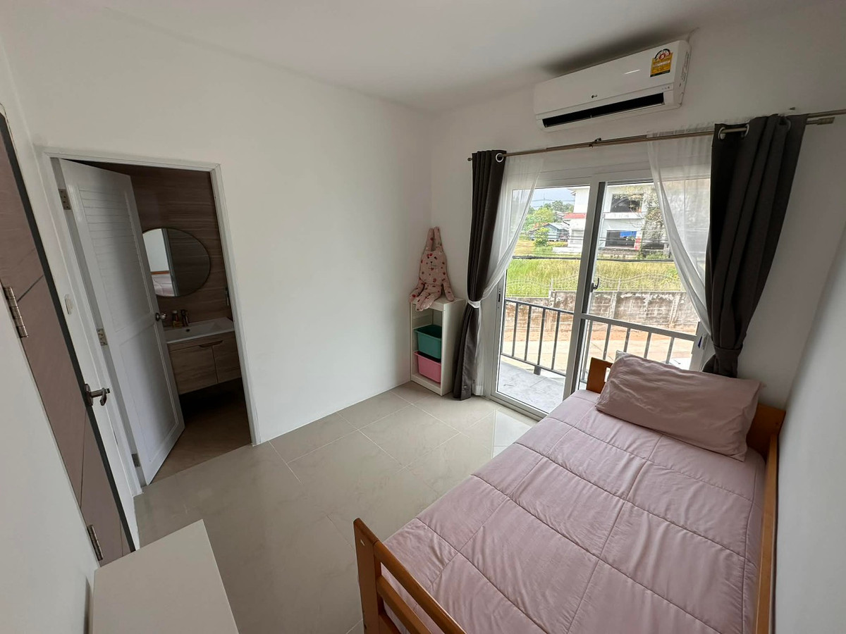 For SaleHousePattaya, Bangsaen, Chonburi : Eakmongkol 4 / 2 Bedrooms (SALE WITH TENANT) AM001