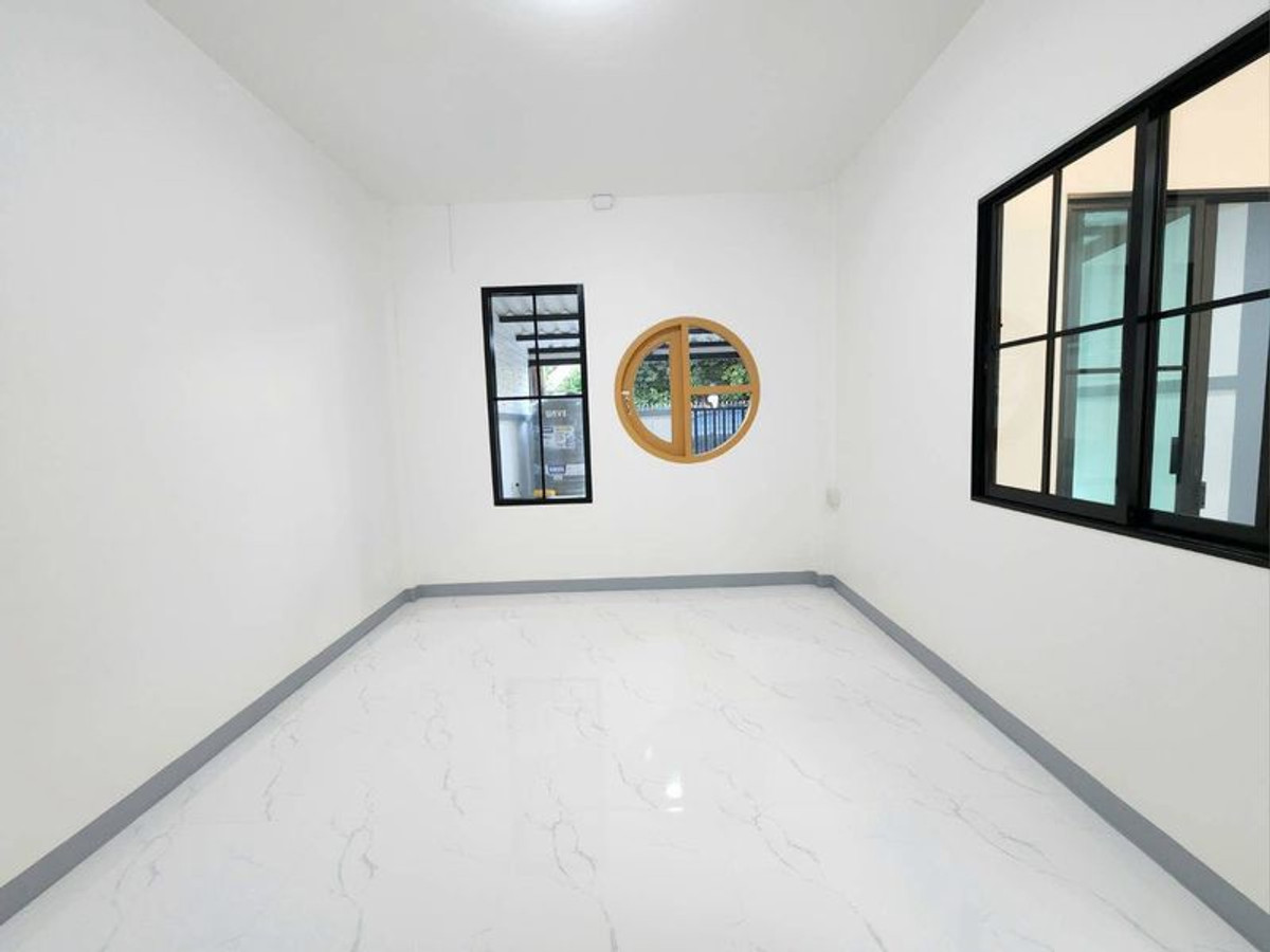For SaleTownhomeSriracha Laem Chabang Ban Bueng : Townhome Pruksachart 2 Soi Mor Yoi / 2 Bedrooms (FOR SALE) YEAN074