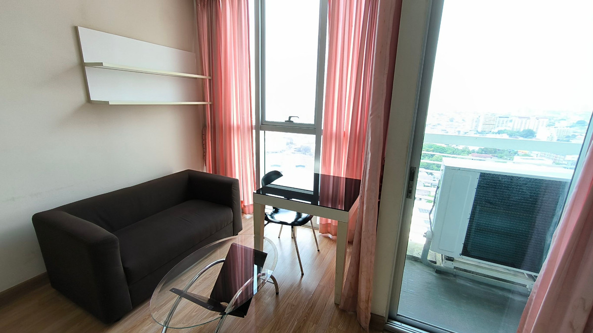 ให้เช่าคอนโดอ่อนนุช อุดมสุข : สตูดิโอ 33 ตรม ที่เลอลุค ให้เช่าเดือนละ 15,000 บาท สุขุมวิท 71 BTS พระโขนง