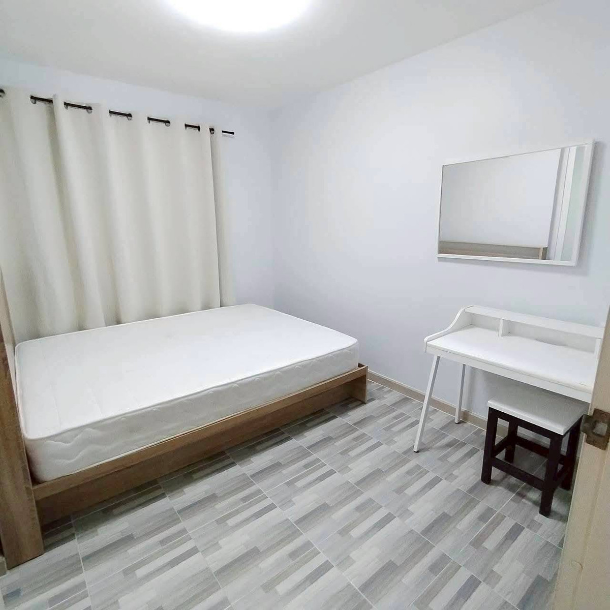 ให้เช่าคอนโดเสรีไทย-นิด้า : ✅ ISB112 ✅ Line : @p2nproperty