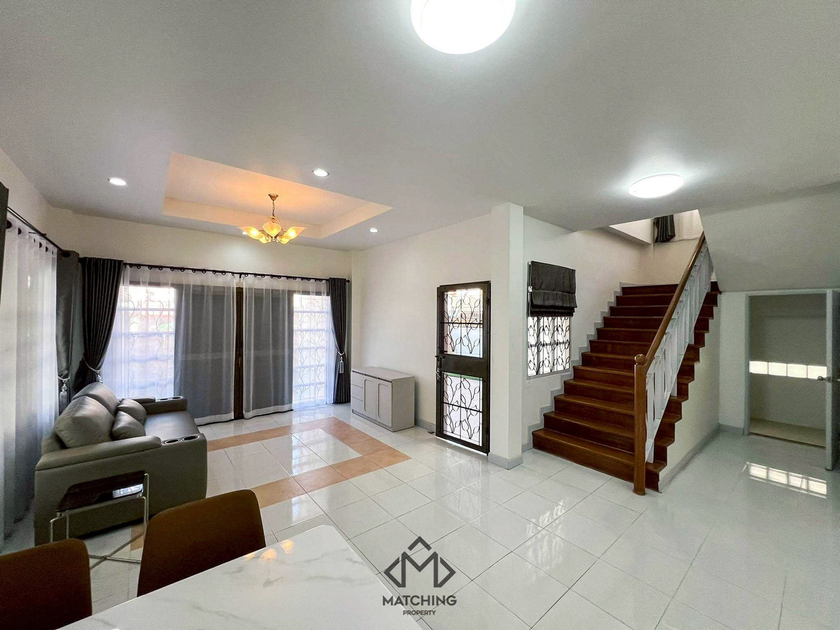 ให้เช่าบ้านวิภาวดี ดอนเมือง หลักสี่ : บ้านเดี่ยว 2 ชั้น รีโนเวทใหม่ เฟอร์ใหม่ ใกล้สนามบินดอนเมือง 3 นอน 3 น้ำ 2 จอด / Tel: 098-6542399