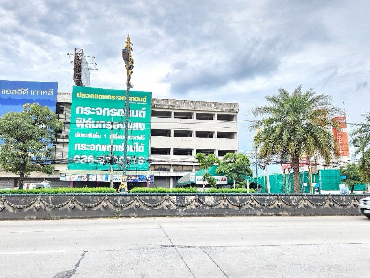 ให้เช่าอาคารพาณิชย์ลาดกระบัง สุวรรณภูมิ : ให้เช่า อาคารพาณิชย์ 4 คูหา 4.5 ชั้น หน้ากว้าง 14 เมตร ติดถนนใหญ่ กิ่งแก้ว สุวรรณภูมิ มีที่จอดรถ 20 คัน เชื่อมต่อ บางนา สวนหลวง ลาดกระบัง และมอเตอร์เวย์ ทางด่วน