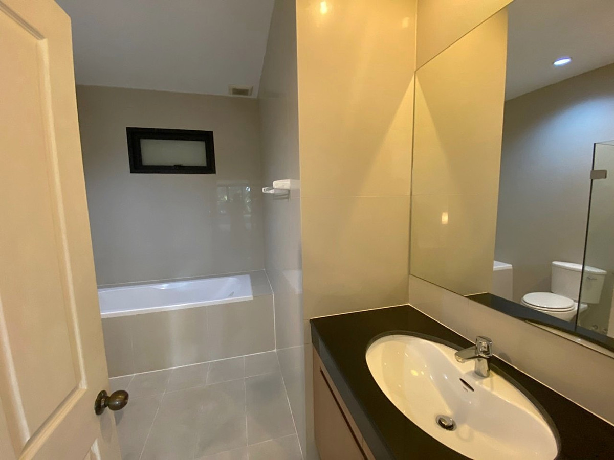 For RentSukhumvit, Asoke, Thonglor : Beautiful House in a Private Compound near BTS Thonglor ** NO CO-AGENT ** 
