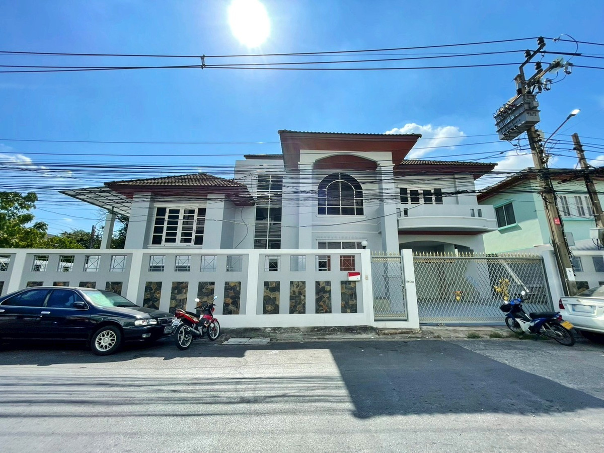 ให้เช่าบ้านโชคชัย4 ลาดพร้าว71 : H0794♛♚ให้เช่า&ขาย บ้านเดี่ยว 6 ห้องนอน⚝ลาดพร้าว - โชคชัย 4♜∞099-5919653,065-9423251▚Line@sureresidence