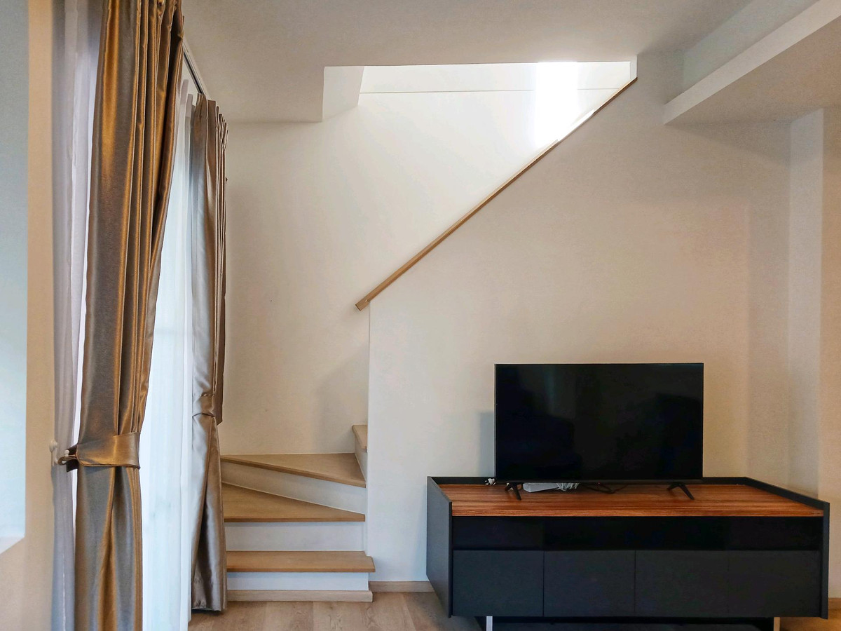 ให้เช่าทาวน์โฮมบางนา แบริ่ง ลาซาล : 🚩🌟🍀 ให้เช่า อินดี้ บางนา-รามคำแหง2 ทาวน์โฮมพรีเมียมเกรด หลังริม ตั้งบนทำเลศักยภาพ เดินทางง่าย ใกล้รถไฟฟ้า และรายล้อมไปด้วยสิ่งอำนวยควมสะดวกมากมาย ห้างใหญ่ ถนนใหญ่ ใกล้ทางด่วน✅ 