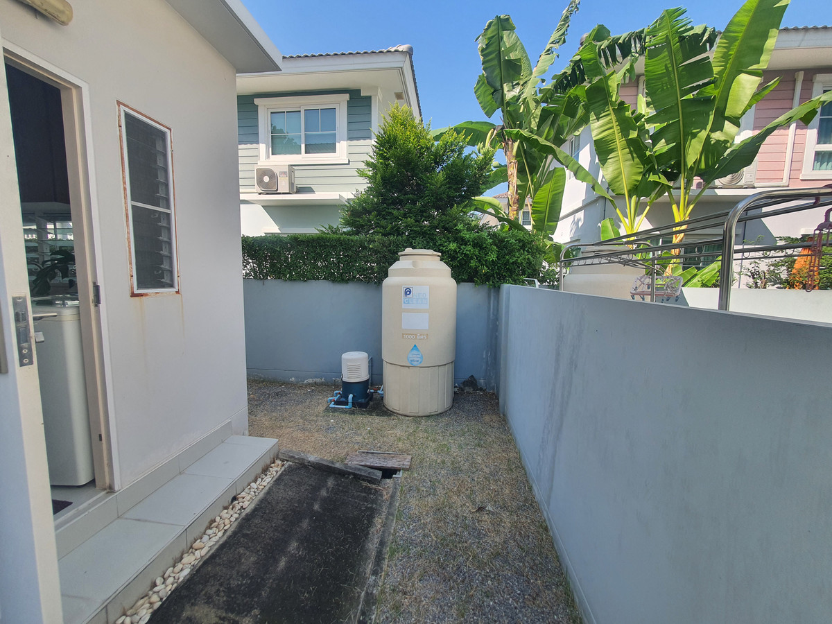 ขายบ้านพุทธมณฑล ศาลายา : ขายบ้านเดี่ยวหลังมุม ม.วิลลาจจิโอ ปิ่นเกล้า-ศาลายา จาก Land & Houses  บ้านสวย สไตล์ Urban Cottage, สวนรอบบ้านร่มรื่น, ใกล้มหาวิทยาลัยมหิดล เพียง 3 กม. 