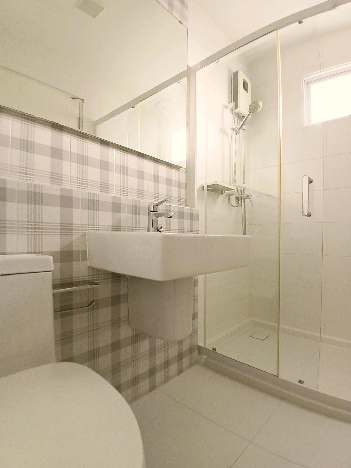 ให้เช่าทาวน์โฮมบางนา แบริ่ง ลาซาล : 🚩🌟🍀 ให้เช่า อินดี้ บางนา-รามคำแหง2 ทาวน์โฮมพรีเมียมเกรด หลังริม ตั้งบนทำเลศักยภาพ เดินทางง่าย ใกล้รถไฟฟ้า และรายล้อมไปด้วยสิ่งอำนวยควมสะดวกมากมาย ห้างใหญ่ ถนนใหญ่ ใกล้ทางด่วน✅ 