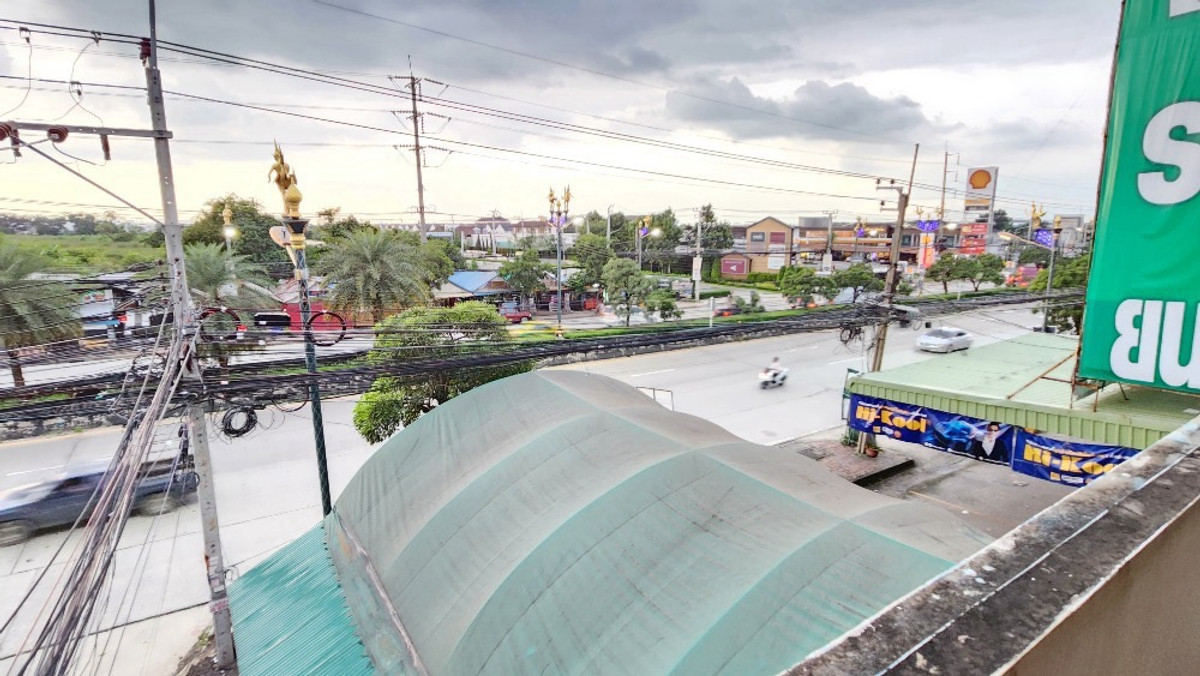 For RentShop HouseLadkrabang, Suwannaphum Airport : Commercial building for rent, 4 units, 4.5 floors, width 14 meters, next to the main road, King Kaew, Suvarnabhumi, with parking for 20 cars, connected to Bangna, Suan Luang, Lat Krabang and the expressway motorway.