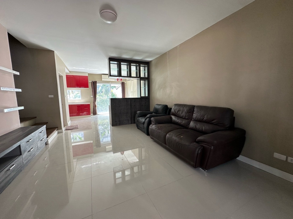 ขายทาวน์โฮมพัฒนาการ ศรีนครินทร์ : บ้านสภาพดีมากๆ