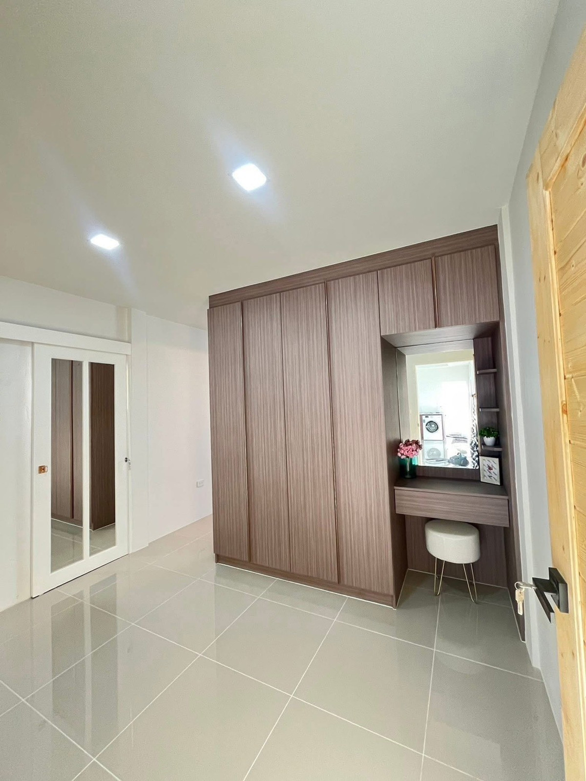 ขายบ้านพัทยา บางแสน ชลบุรี สัตหีบ : หลังมุมพร้อมชั้นลอย เฟอร์แน่น ✨ พัทยารุ่งเรือง / 3 ห้องนอน (ขาย), Pattaya Rungrueng / 3 Bedrooms (FOR SALE) BEWN036