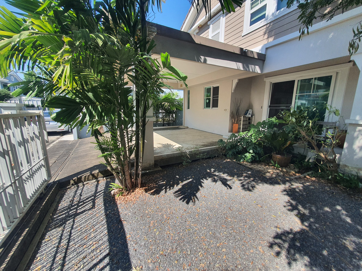 ขายบ้านพุทธมณฑล ศาลายา : ขายบ้านเดี่ยวหลังมุม ม.วิลลาจจิโอ ปิ่นเกล้า-ศาลายา จาก Land & Houses  บ้านสวย สไตล์ Urban Cottage, สวนรอบบ้านร่มรื่น, ใกล้มหาวิทยาลัยมหิดล เพียง 3 กม. 