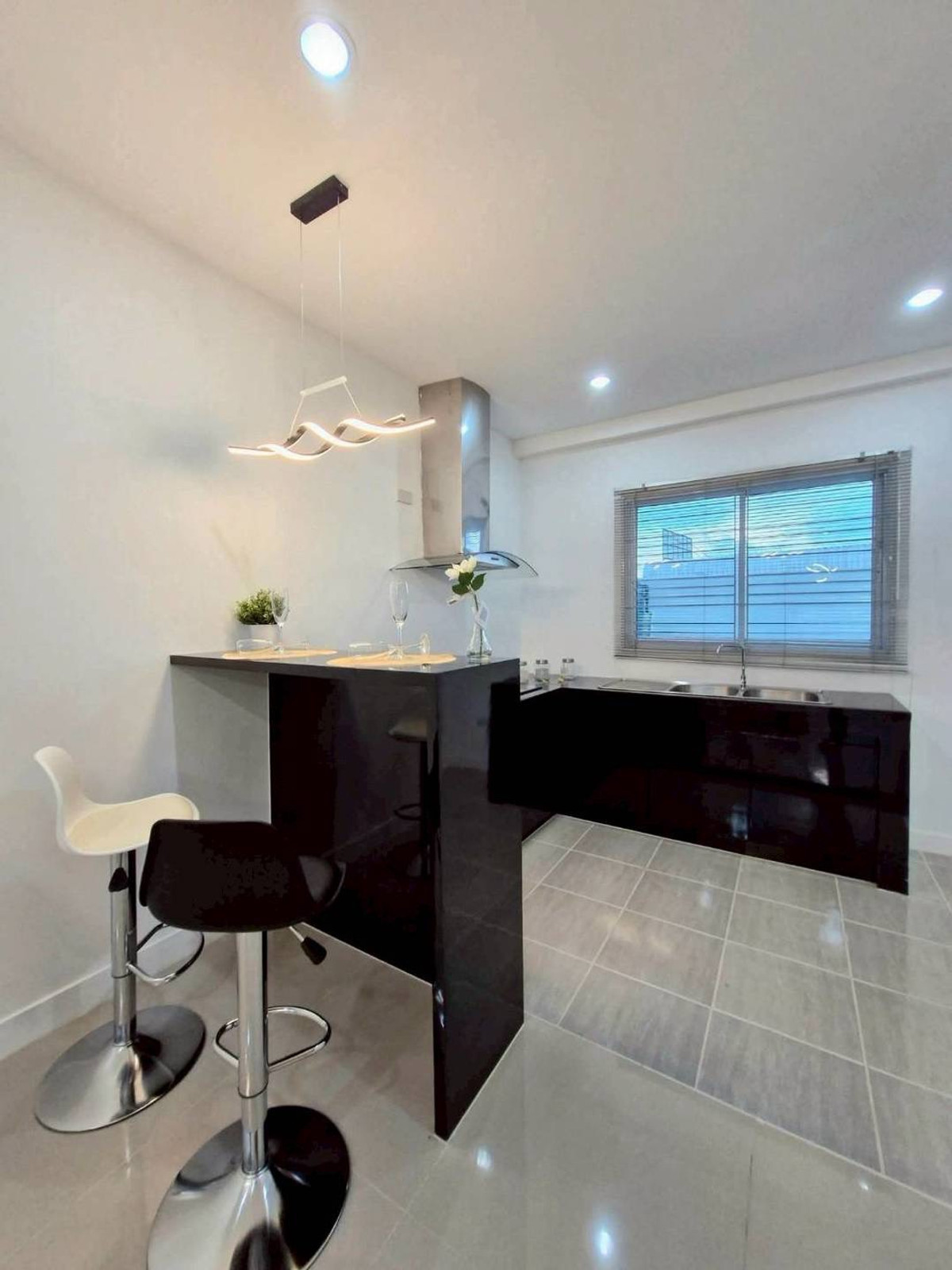 For SaleTownhomePattaya, Bangsaen, Chonburi : Chaiyapruek Townhome / 2 Bedrooms (Sale with Tenant) AM015