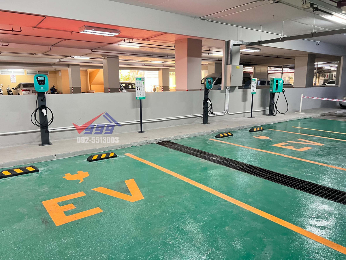 For RentCondoPattanakan, Srinakarin : For rent: Corner condo, 2 bedrooms, clean and tidy room