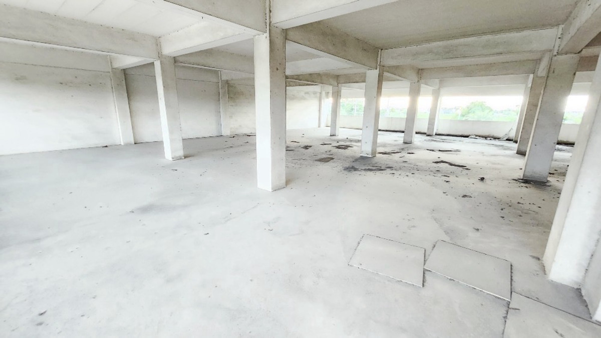 For RentShop HouseLadkrabang, Suwannaphum Airport : Commercial building for rent, 4 units, 4.5 floors, width 14 meters, next to the main road, King Kaew, Suvarnabhumi, with parking for 20 cars, connected to Bangna, Suan Luang, Lat Krabang and the expressway motorway.