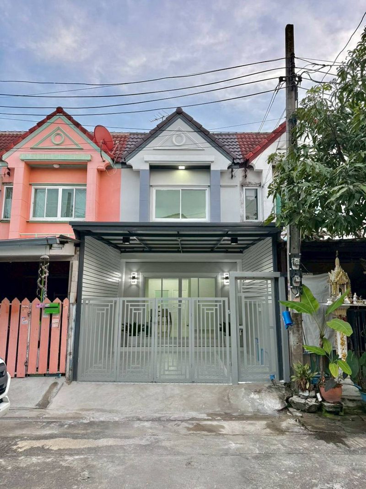 ขายทาวน์โฮมนนทบุรี บางใหญ่ บางบัวทอง : ขายทาวน์เฮ้าส์ 2 ชั้น หมู่บ้านเต็มรัก ซอย 21 เนื้อที่ 16 ตารางวา 2 ห้องนอน ตำบลบางคูรัด อำเภอบางบัวทอง จังหวัดนนทบุรี