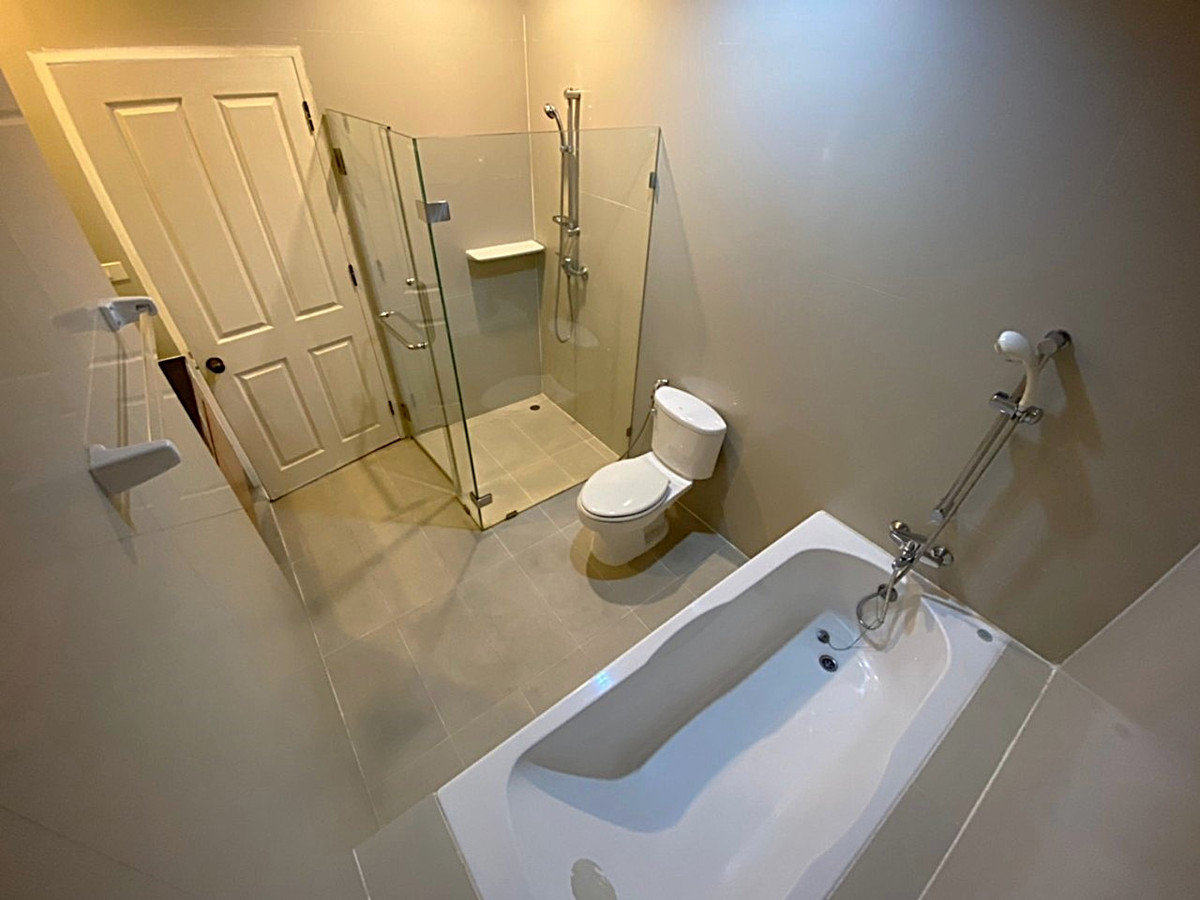 For RentSukhumvit, Asoke, Thonglor : Beautiful House in a Private Compound near BTS Thonglor ** NO CO-AGENT ** 