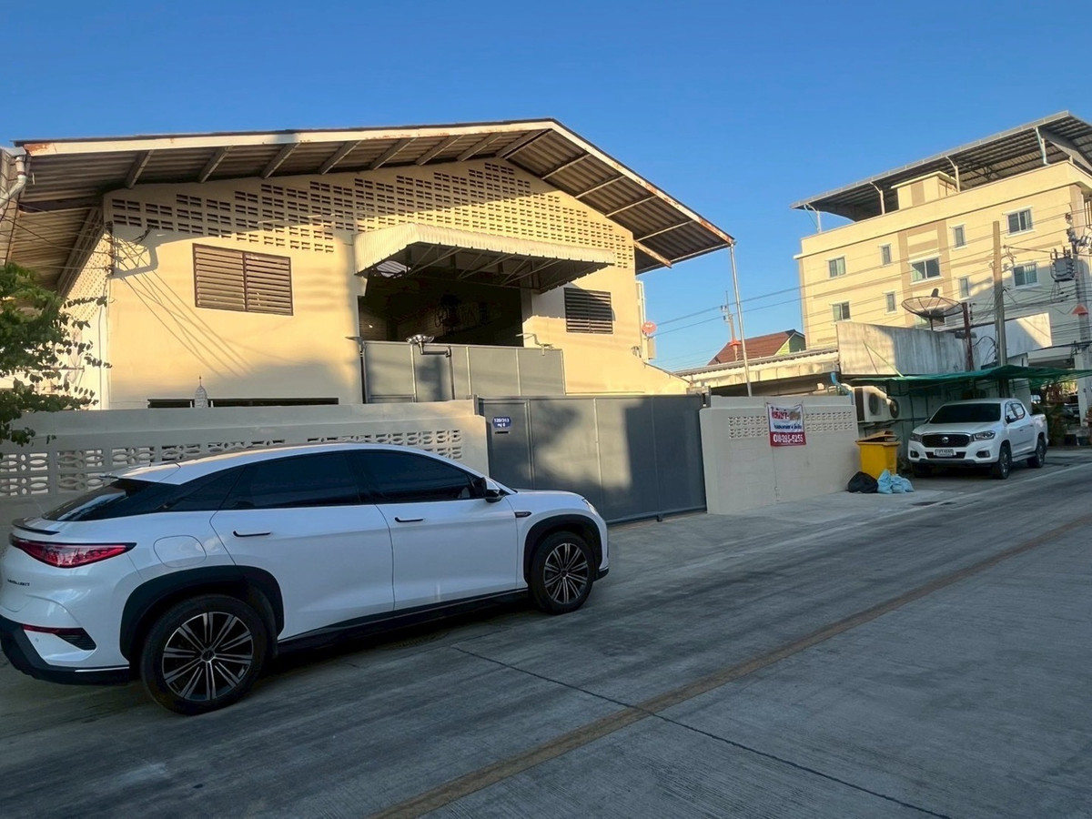 ให้เช่าโกดังสมุทรปราการ สำโรง : ให้เช่า โกดัง / โรงงาน พร้อมออฟฟิศ ถนน เทพารักษ์ (บางพลี--หนามแดง) พร้อมใช้งาน