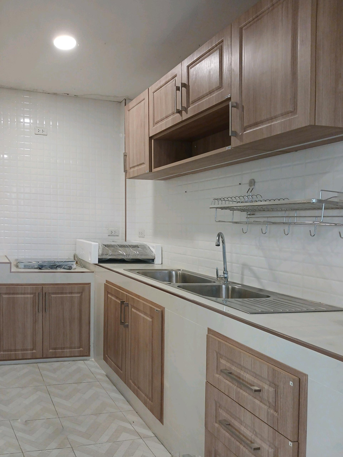 ให้เช่าทาวน์โฮมบางนา แบริ่ง ลาซาล : 🚩🌟🍀 ให้เช่า อินดี้ บางนา-รามคำแหง2 ทาวน์โฮมพรีเมียมเกรด หลังริม ตั้งบนทำเลศักยภาพ เดินทางง่าย ใกล้รถไฟฟ้า และรายล้อมไปด้วยสิ่งอำนวยควมสะดวกมากมาย ห้างใหญ่ ถนนใหญ่ ใกล้ทางด่วน✅ 