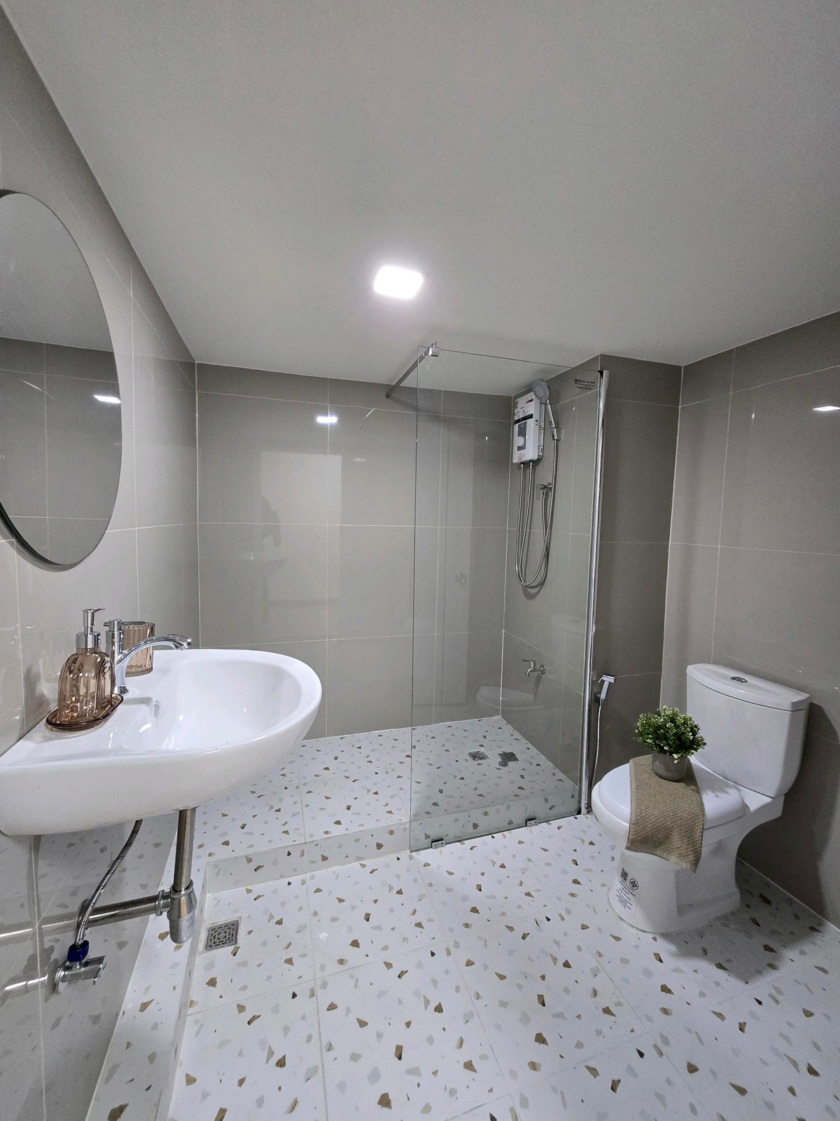 ขายคอนโดลาดพร้าว101 แฮปปี้แลนด์ : 🎯ทำเลทองของคนลาดพร้าว 🚈 เชื่อมต่อรถไฟฟ้า เข้าออกได้ทั้งลาดพร้าวและรามคำแหง ไปทางไหนก็สบายที่ [ซิตี้ วิลล่า ลาดพร้าว 130]