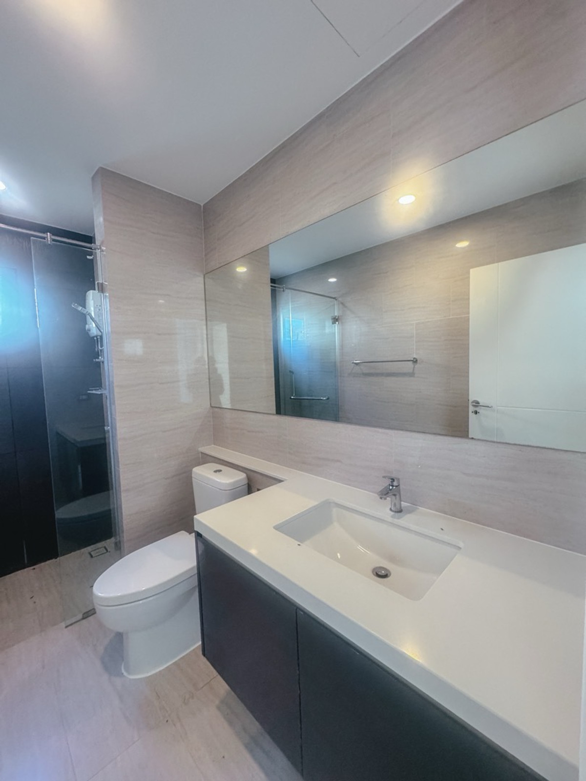 ขายบ้านมหาชัย สมุทรสาคร : 𝗟𝗮𝗸𝗲 𝗦𝗲𝗿𝗲𝗻𝗲 𝗥𝗮𝗺𝗮 𝟮 บ้านใหม่ ต่อเติมครัว บิ้วอินครบ 