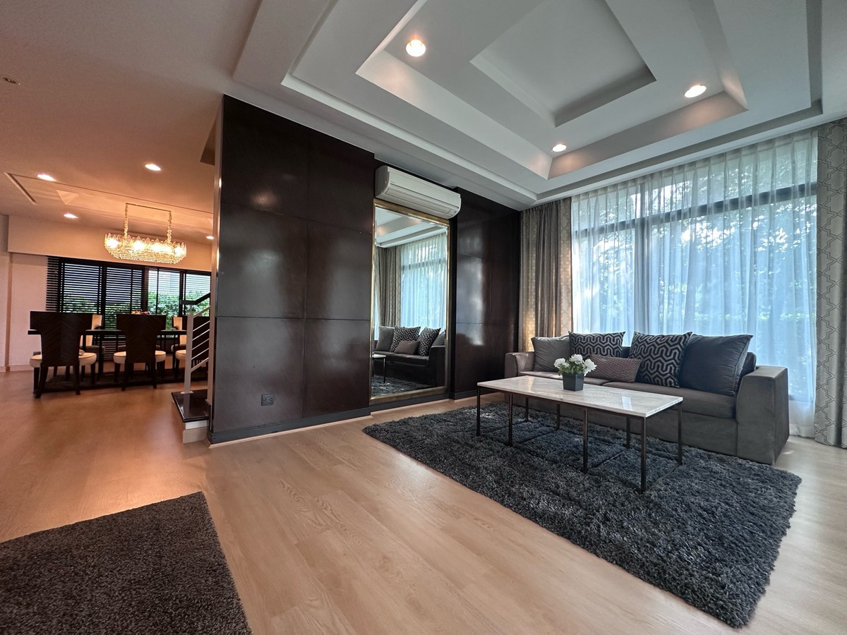 For RentHousePattanakan, Srinakarin : 💎 稀有大户型别墅！6卧5卫 + 多功能房 + 独立佣人房
距离 Brighton 国际学校仅 1 分钟，月租仅 220,000 泰铢

🌟 一次看房，看遍整个项目！同项目及周边区域还有多套房源可选 🌟

📌 可立即入住